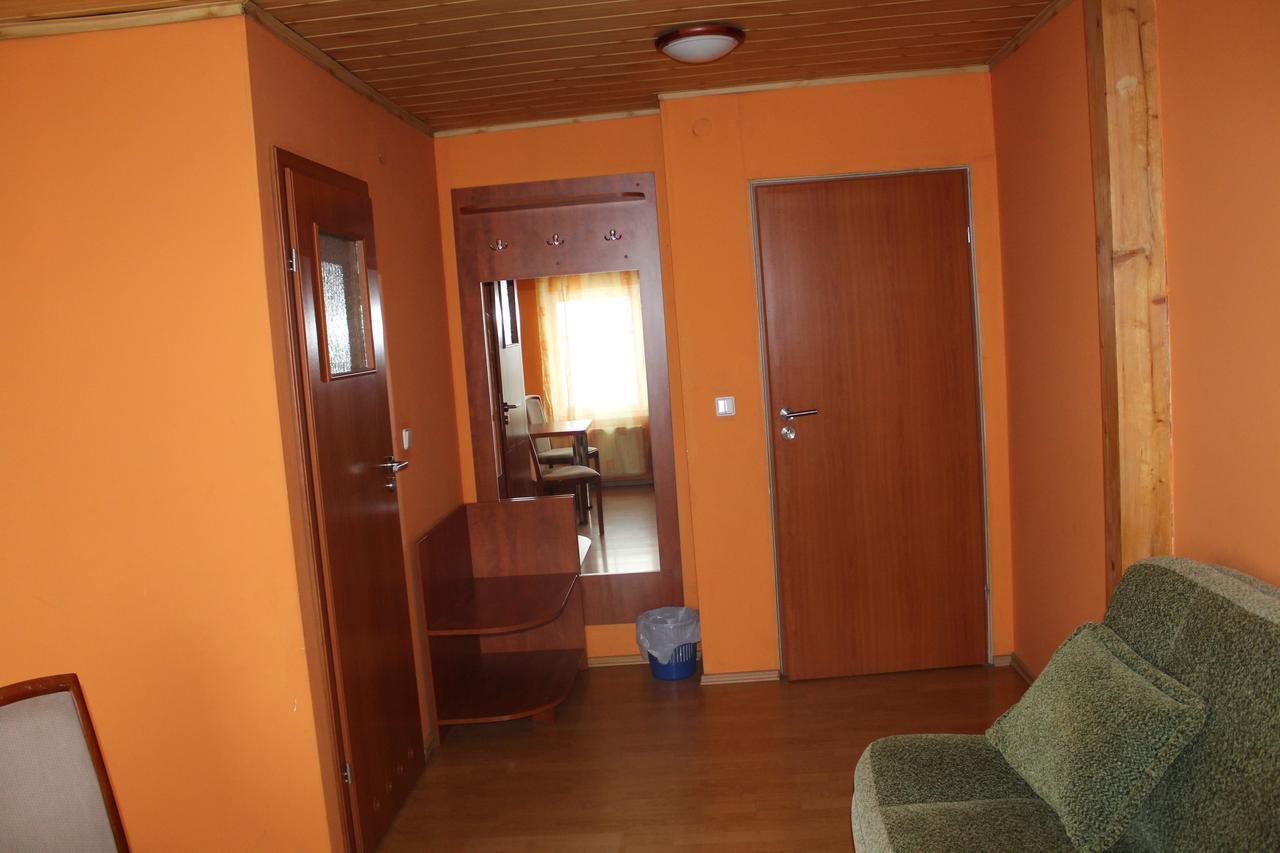 Zagroda Agroturystyczna Wiecha Mieroszow Extérieur photo