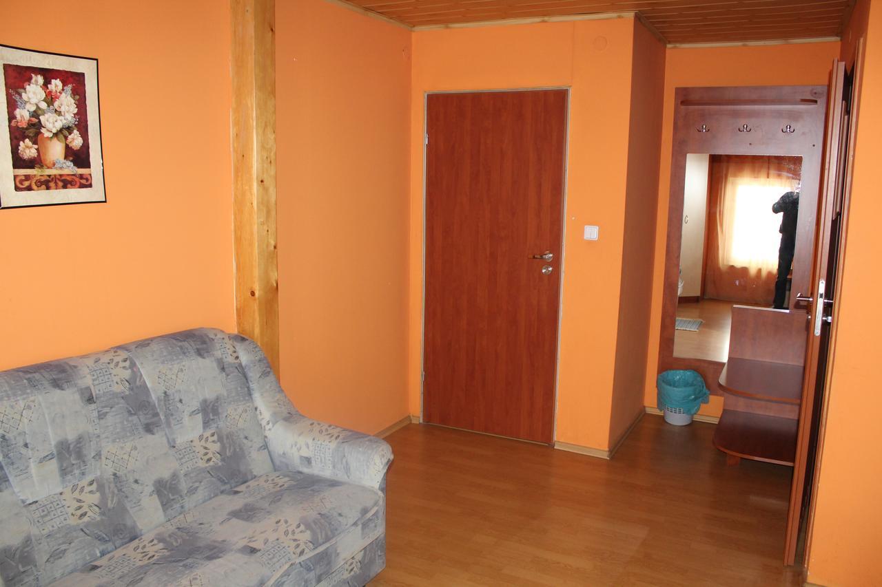 Zagroda Agroturystyczna Wiecha Mieroszow Extérieur photo